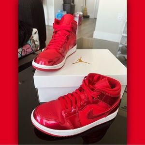 Nike Air Jordan 1 Mid SE